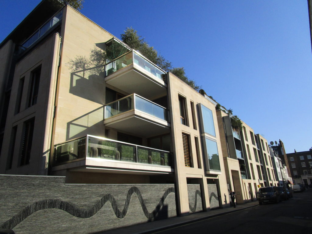 Montrose Place, London